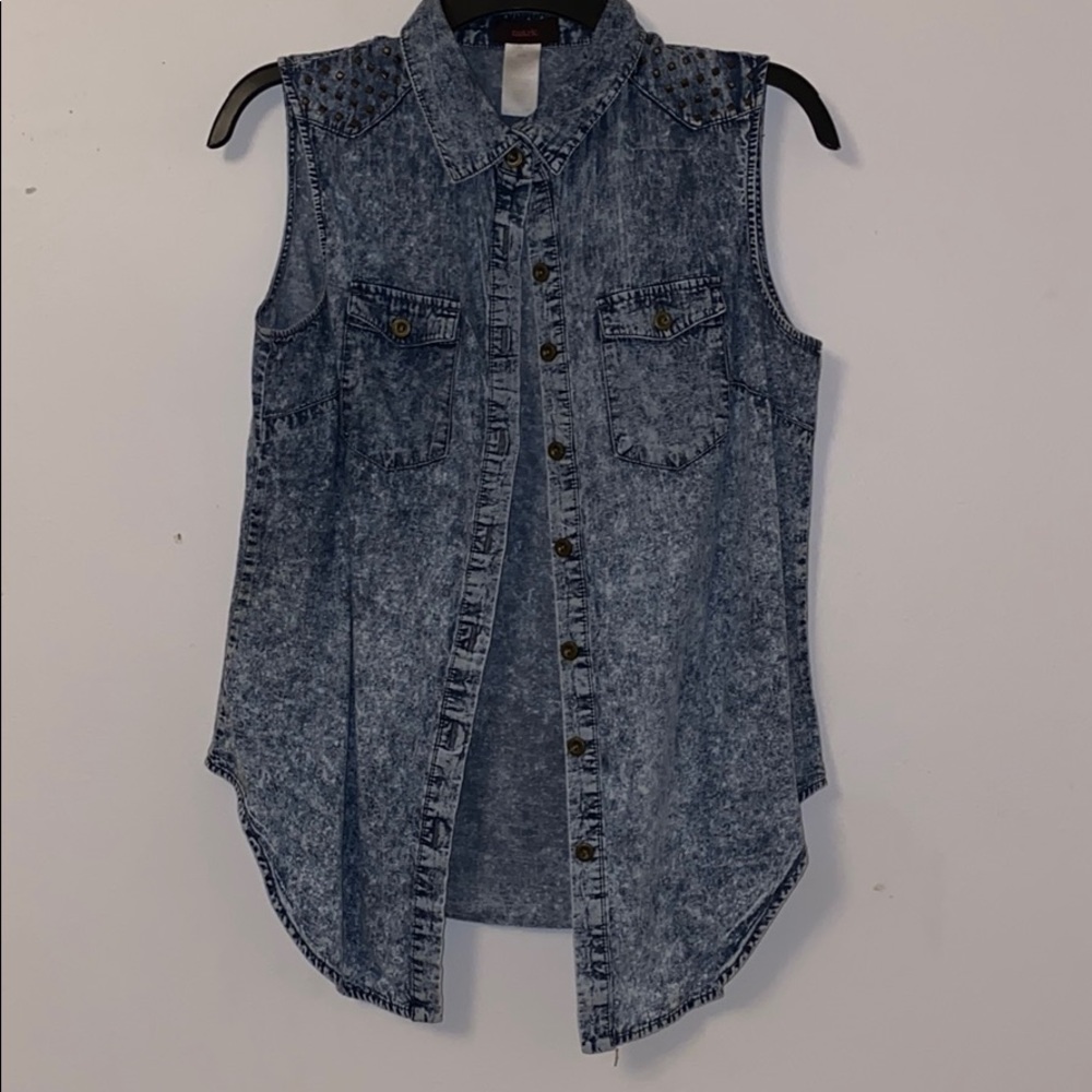 Denim no sleeve top